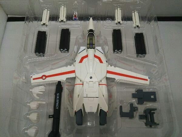 Amazon.co.jp: やまと VF-1J 一条輝機 with スーパーパーツ 1/60 完全